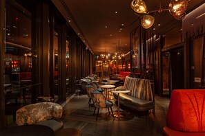 2 barer/lounger, cocktailbar, lounge i lobbyen