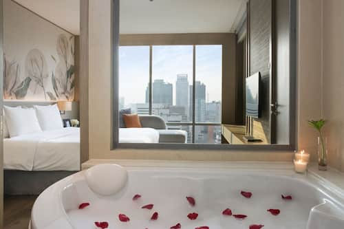 Literie de qualité, lit avec matelas en mousse à mémoire, minibar