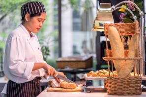 Free daily buffet breakfast  - Sivatel Bangkok (Bangkok)
