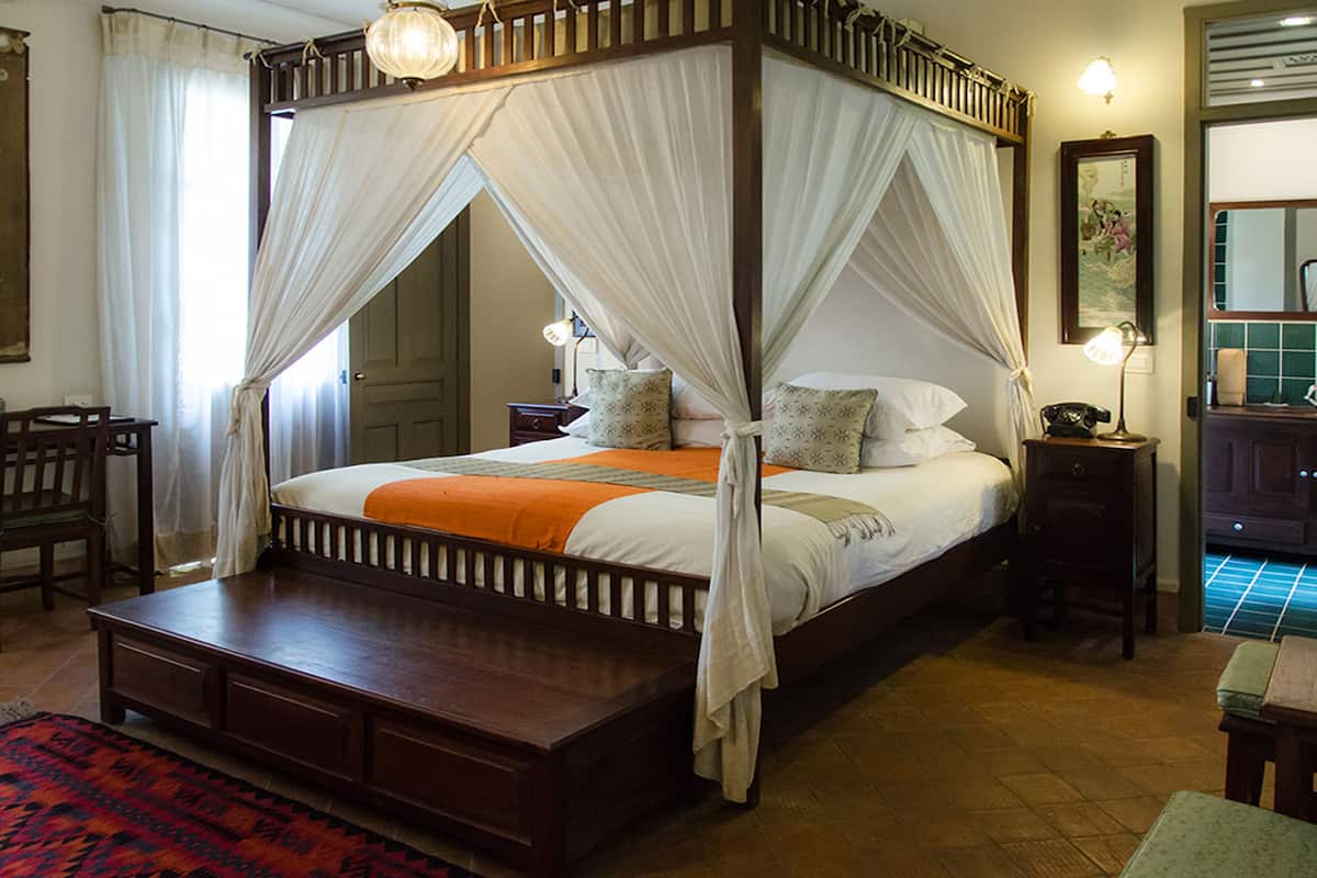 minibar, in-room safe, desk, rollaway beds