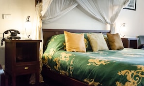 Satri House Suite