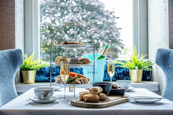 Thức ăn và đồ uống