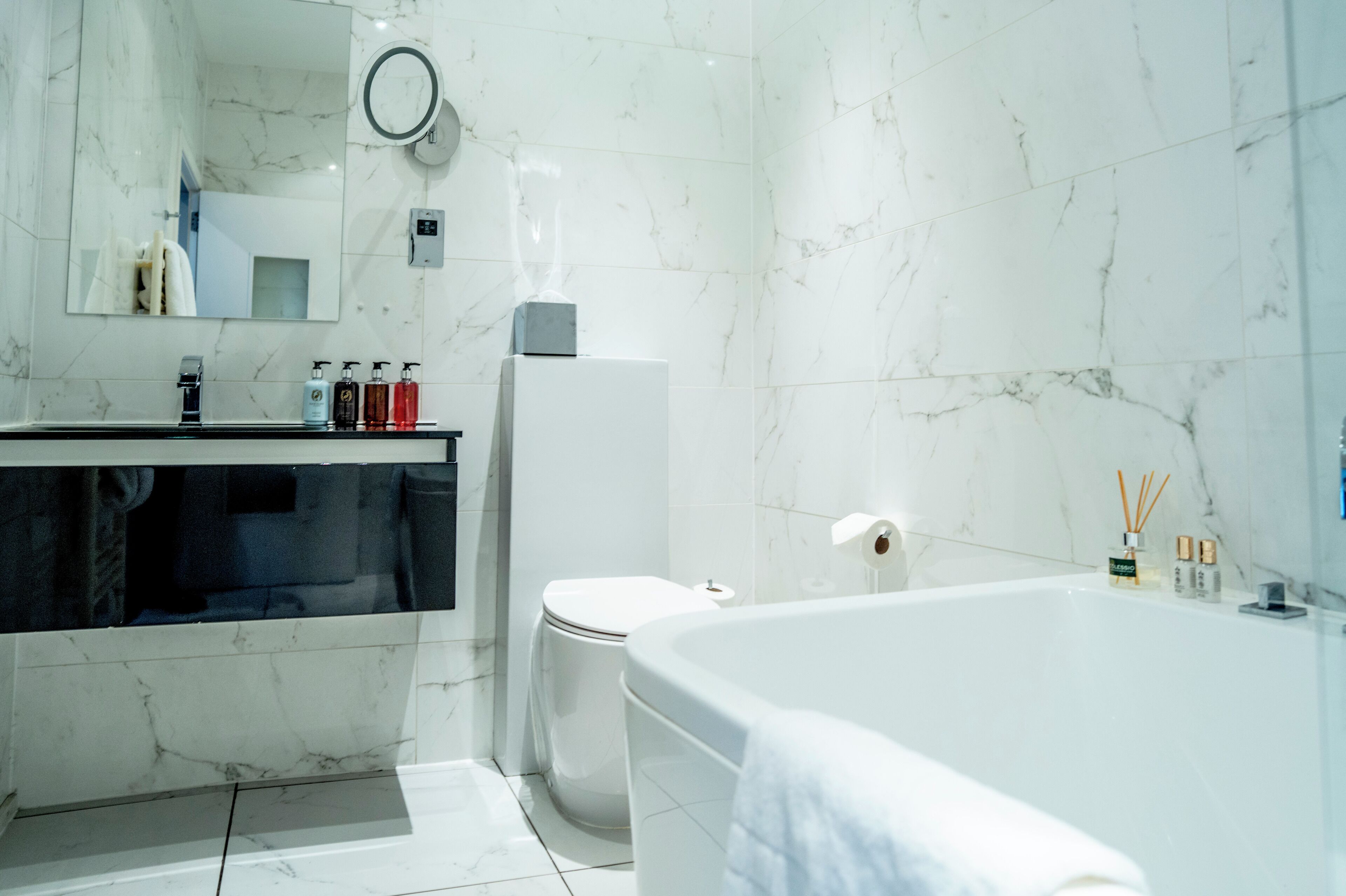 king deluxe guest room | hypo-allergenic bedding, desk, iron/ironing board, free wifi