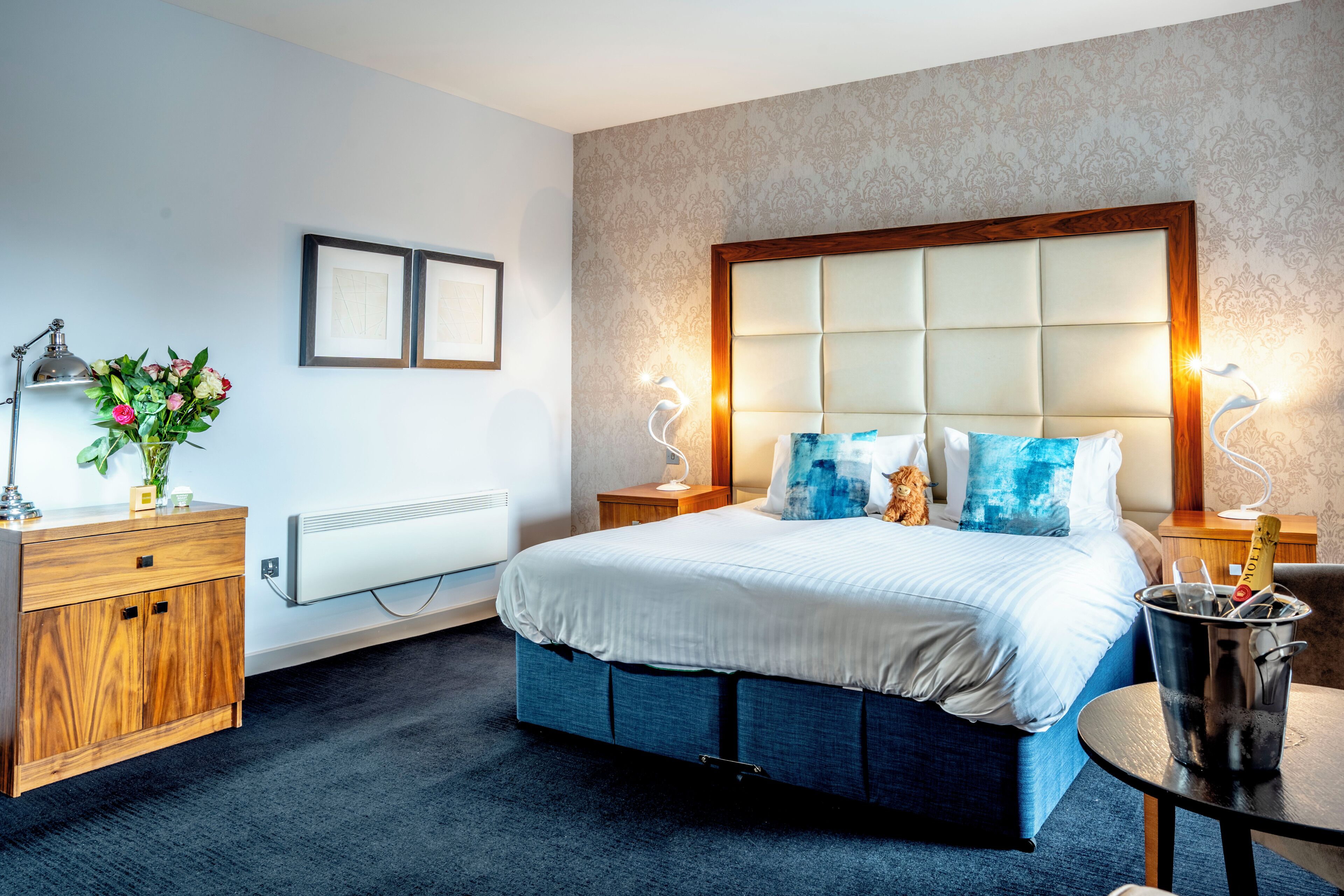 King Deluxe Guest Room | Hypo-allergenic bedding, desk, iron/ironing board, free WiFi