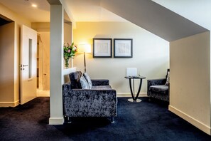 Family Room (with Sofa Bed)