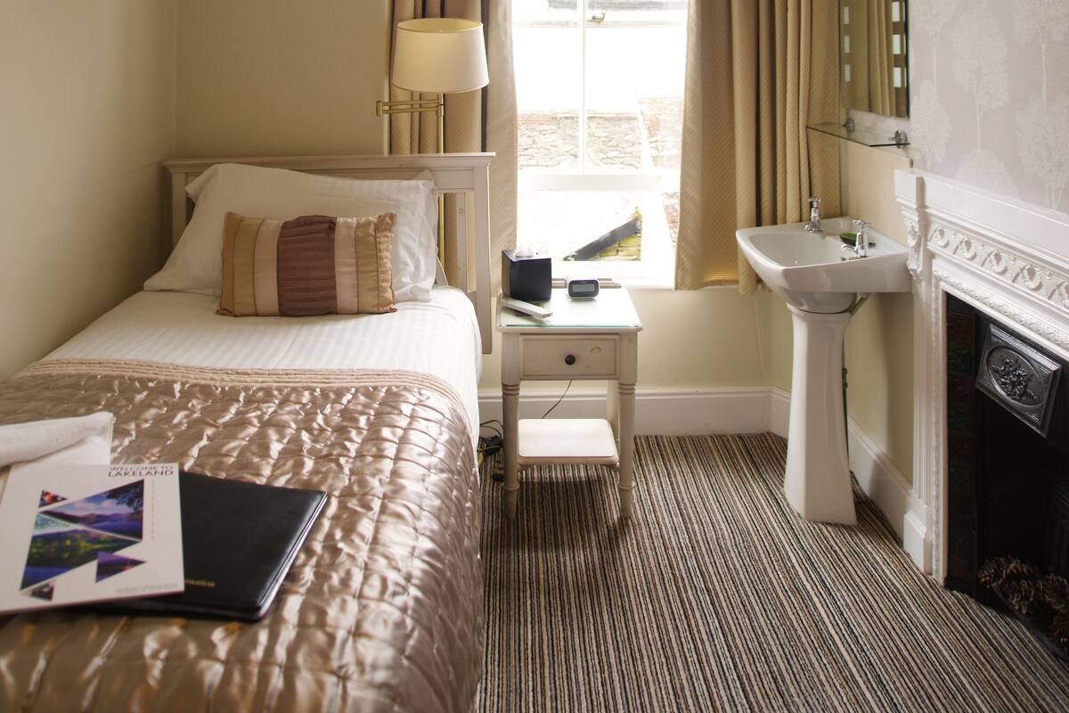 Single Room | Egyptian cotton sheets, premium bedding, soundproofing