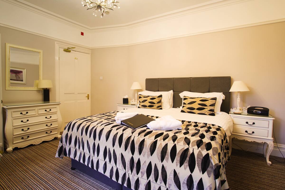 Superior Double Room | Egyptian cotton sheets, premium bedding, soundproofing