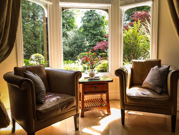 高級雙人房 | 埃及棉床單、高級寢具、獨特裝潢、布置獨特