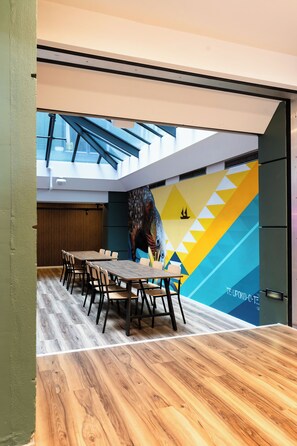 Shared kitchen - Haka House Wellington (Wellington)