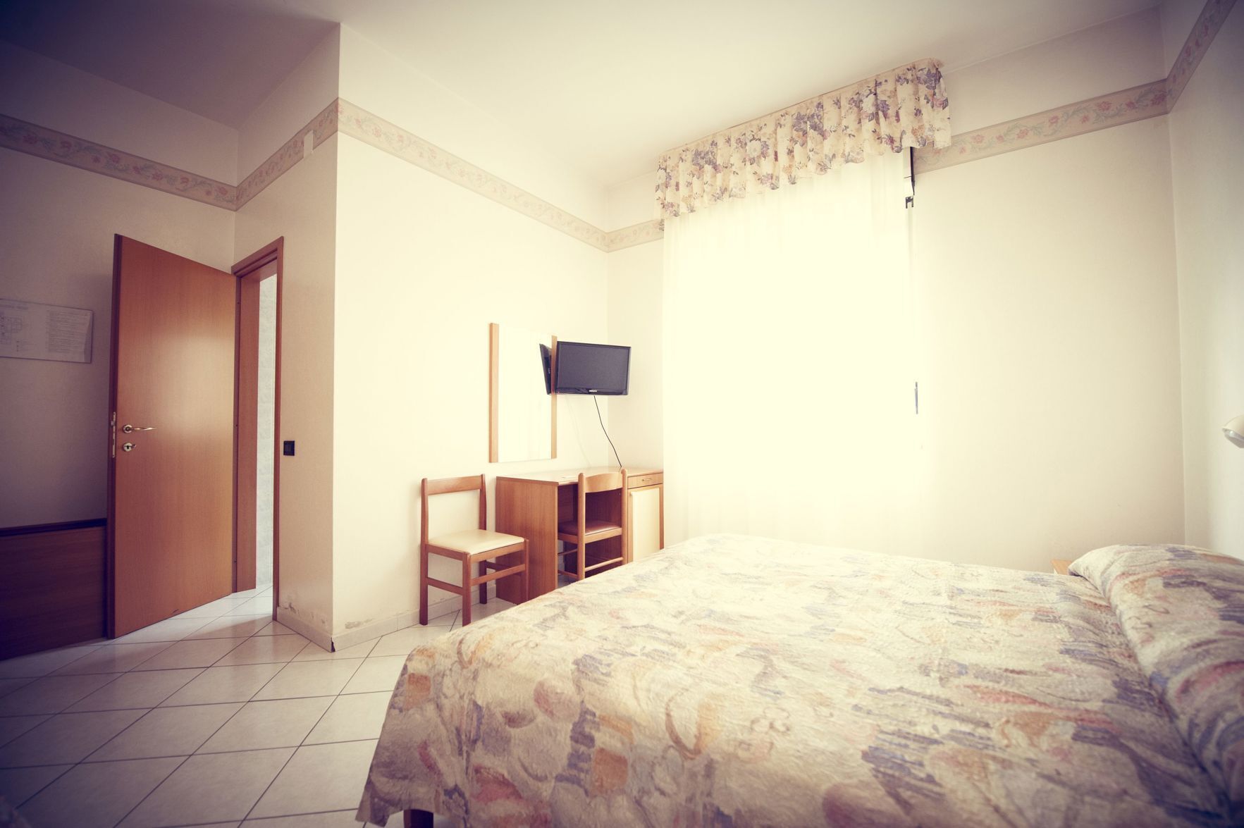 1 phòng ngủ, bộ trải giường bằng vải Frette của Ý 