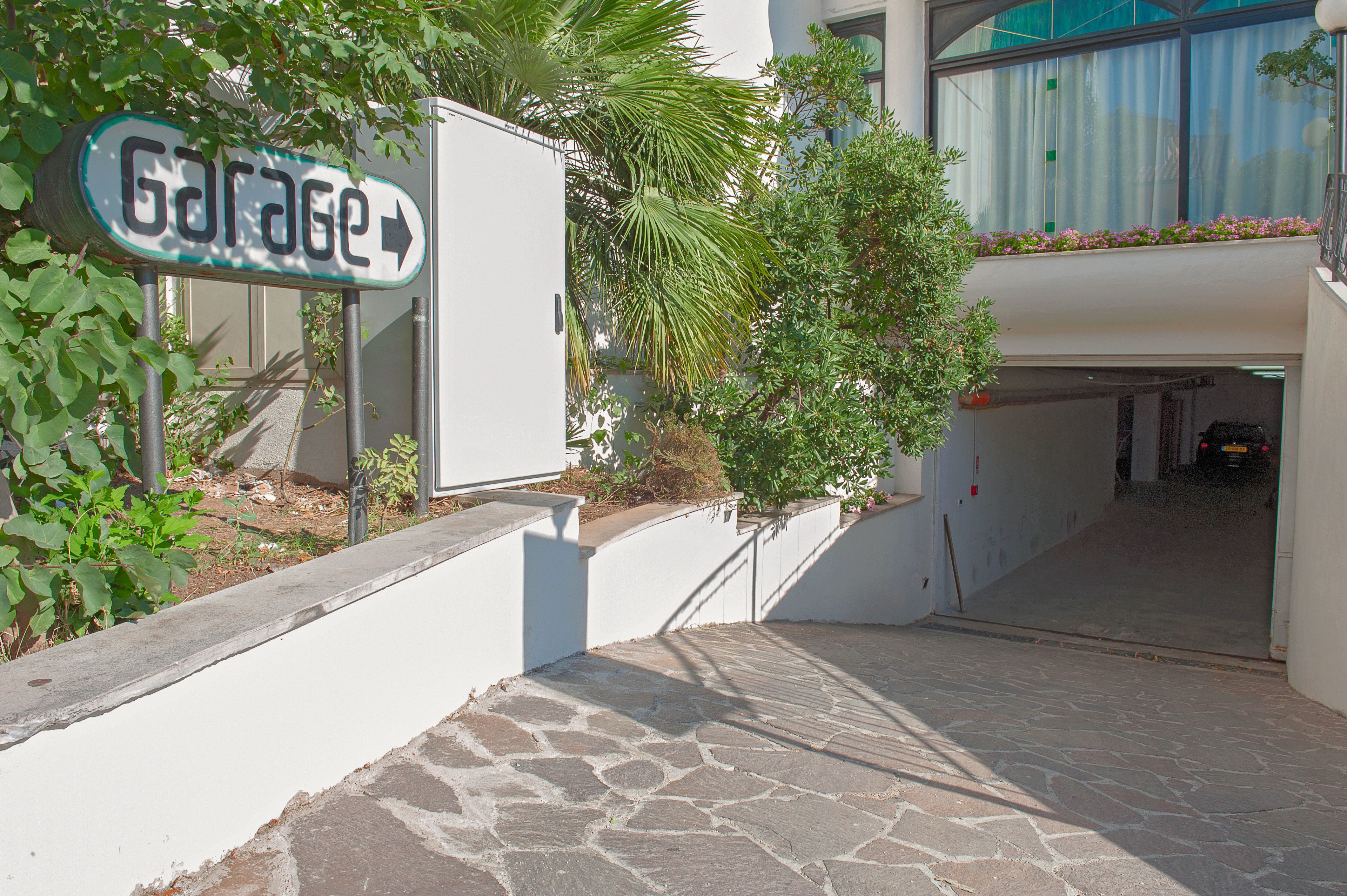 free self-parking, free valet parking