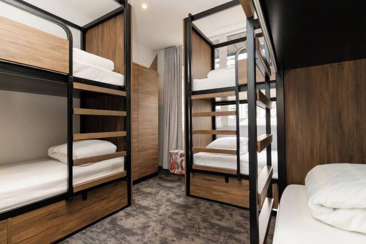 Hypo-allergenic bedding available, WiFi (free), bed sheets