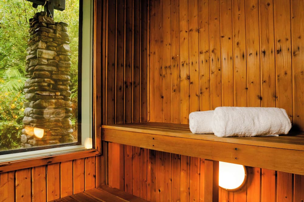 Haka House Franz Josef