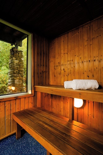 法蘭士約瑟夫 Haka House 飯店