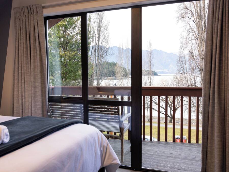 Hypo-allergenic bedding, individually decorated, individually furnished