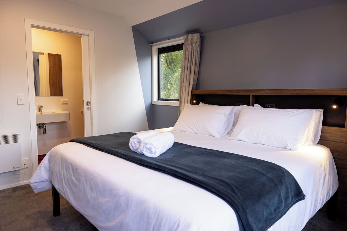 Zimmer, Seeblick (King Room Lake View) | Allergikerbettwaren, individuell dekoriert, individuell eingerichtet