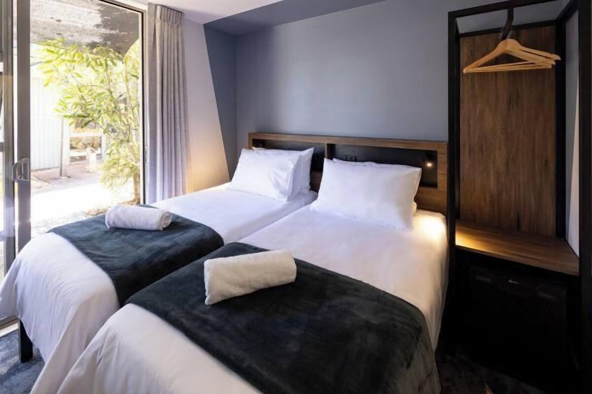 Ropa de cama hipoalergénica, wifi gratis, decoración individual