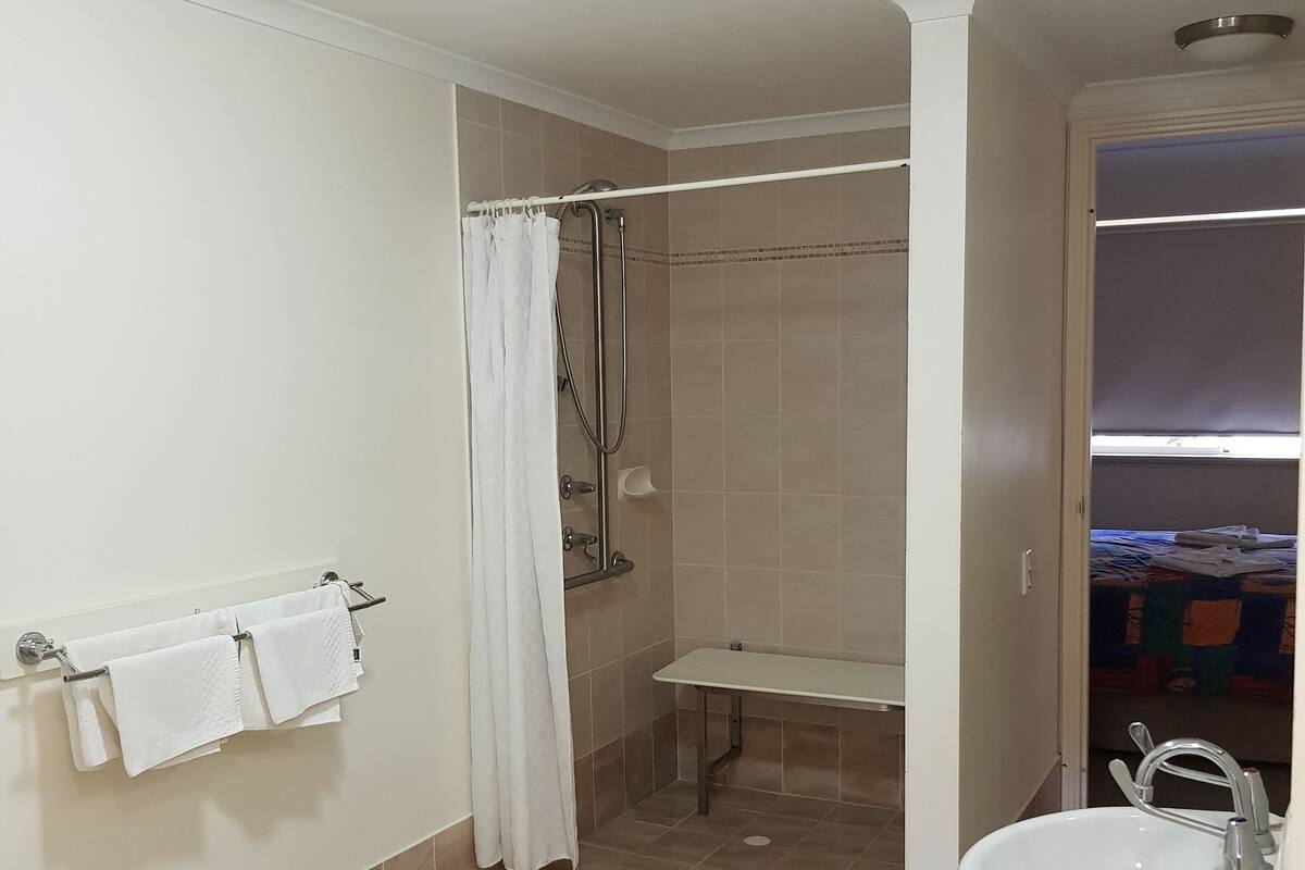 Appartement, 2 chambres, accessible aux personnes à mobilité réduite, salle de bains privée | Salle de bain