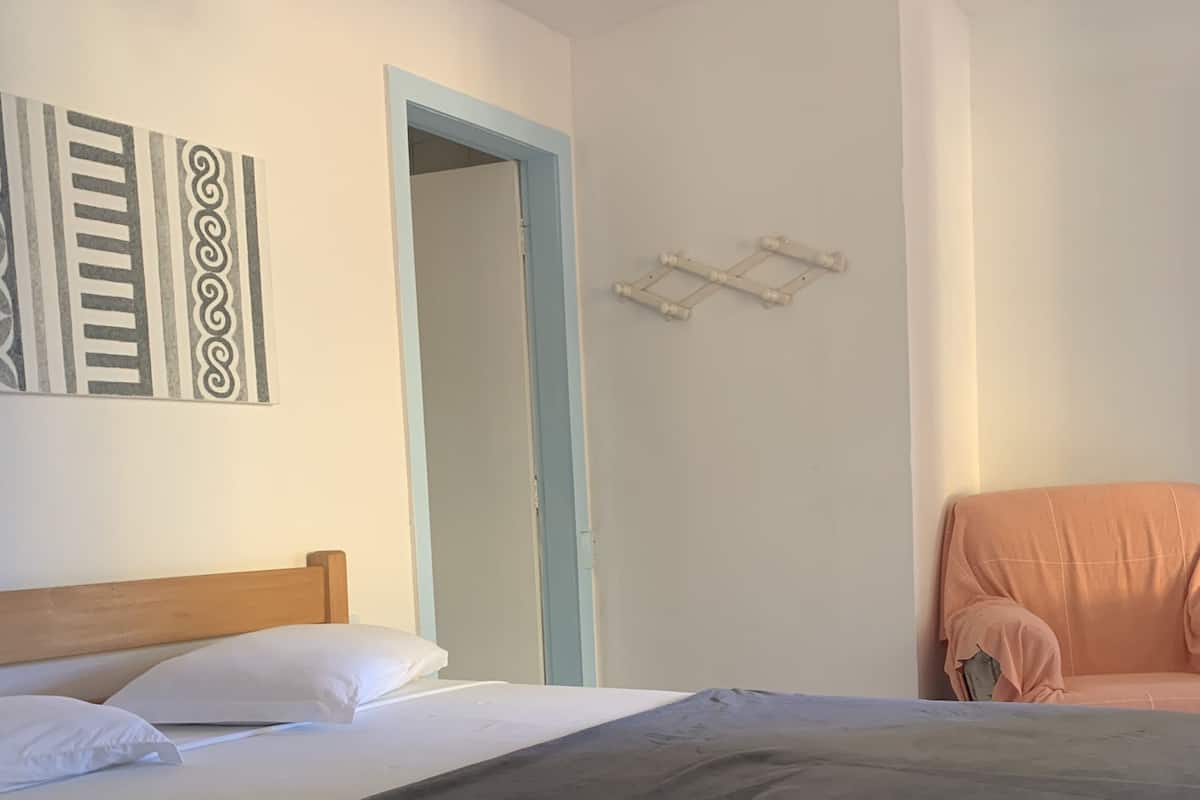 Quarto casal | Wi-Fi de cortesia, roupa de cama