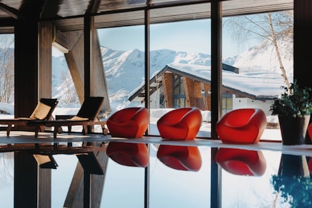 Indoor pool. Hotel Gudauri Marco Polo