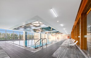 Indoor pool - DoubleTree by Hilton Wuxi (Wuxi)