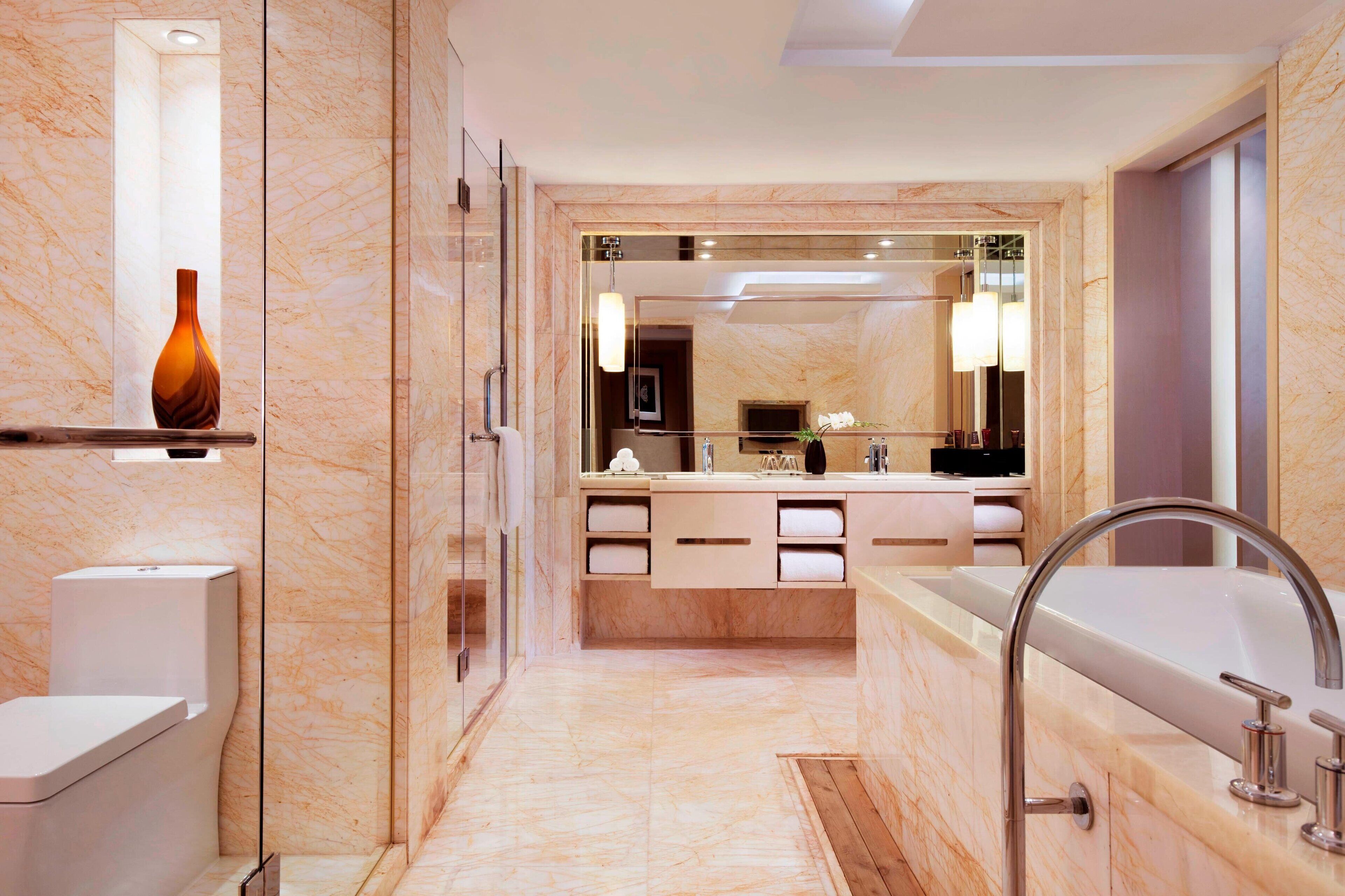 separate bathtub and shower, rainfall showerhead, free toiletries