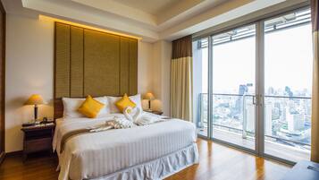 In-room safe, desk, soundproofing, iron/ironing board