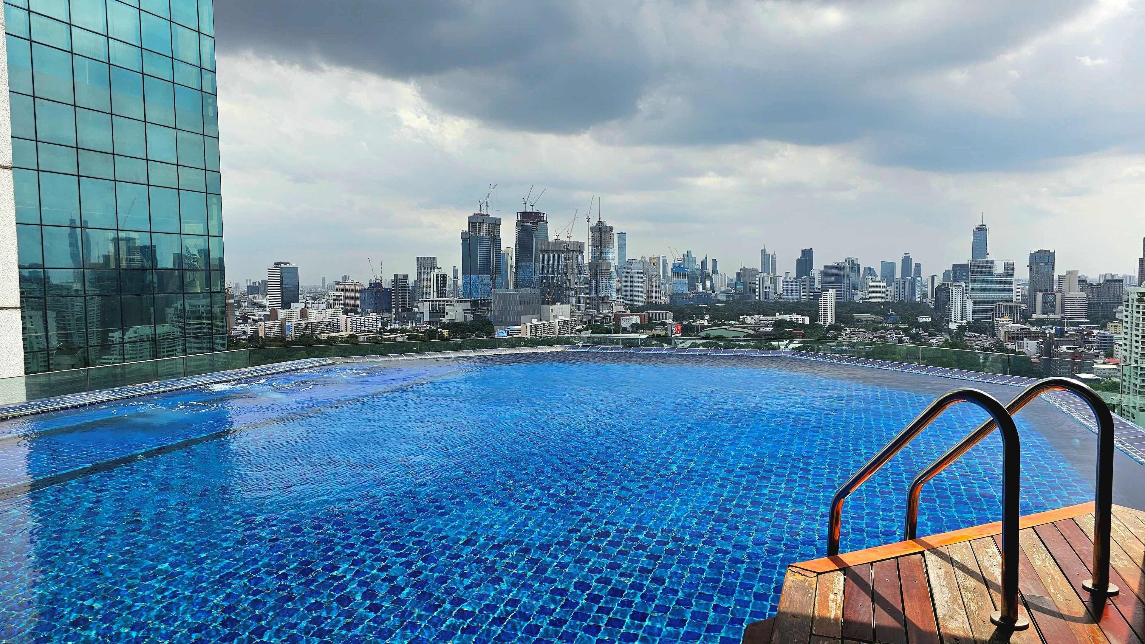 outdoor pool, pool loungers