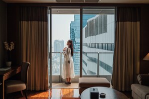 One Bedroom Premier | 阳台景观