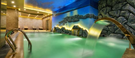 Couples treatment rooms, sauna, hot tub, steam room, hot springs