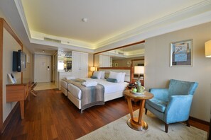 Family Room | Premium bedding, minibar, in-room safe, desk - Marigold Thermal Spa Hotel (Bursa)