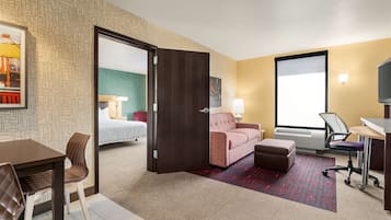 Roupas de cama antialérgicas, escrivaninha, cortinas blackout