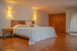 Premium bedding, in-room safe, individually furnished, desk - Hotel Ilebal Cuernavaca Centro - un lugar con encanto (Cuernavaca)