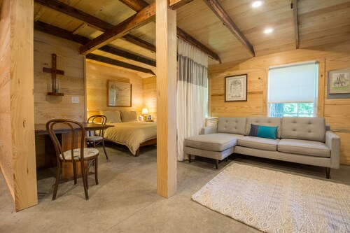 Dailey Renewal Retreat Bed & Breakfast