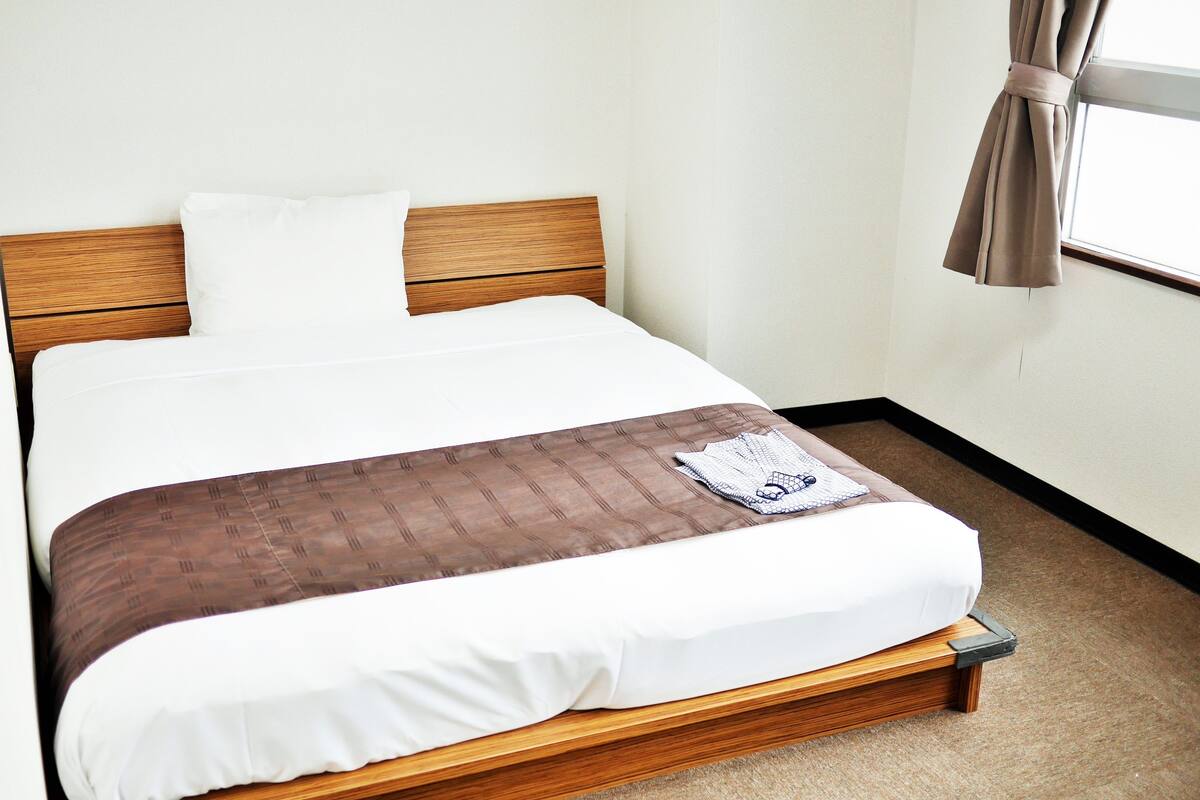 Habitación individual Deluxe, no fumadores | Cortinas opacas, wifi gratis, ropa de cama