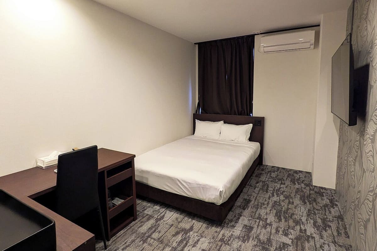 Habitación doble, para no fumadores | Cortinas blackout, wifi gratis y ropa de cama