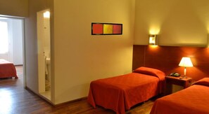 Minibar, caja fuerte, cunas gratuitas y wifi gratis