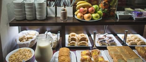 Inbegriffenes kontinentales Frühstück
