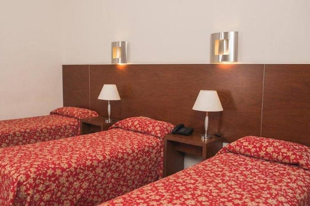 Minibar, caja fuerte, cunas gratuitas y wifi gratis