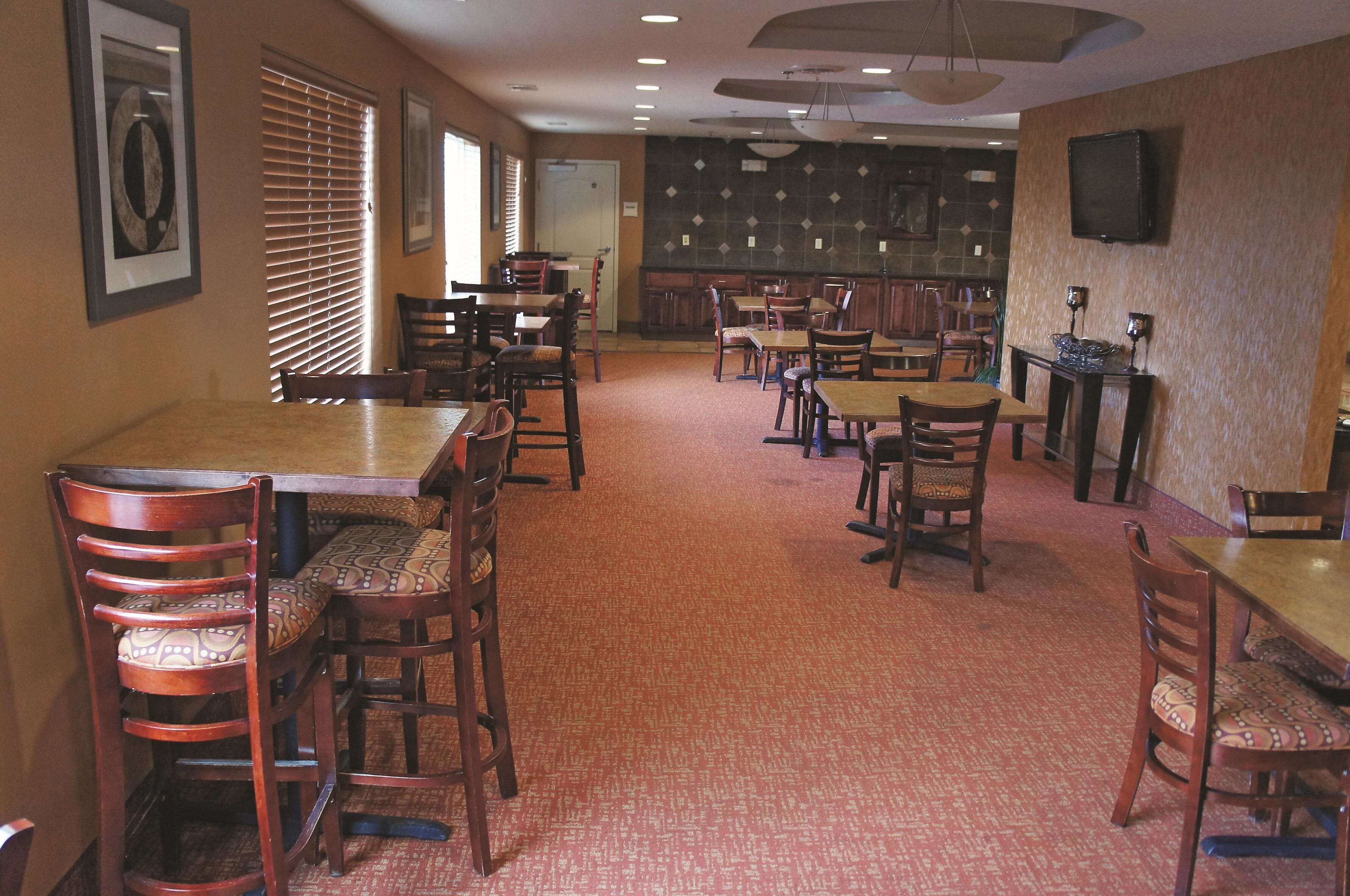 free continental breakfast