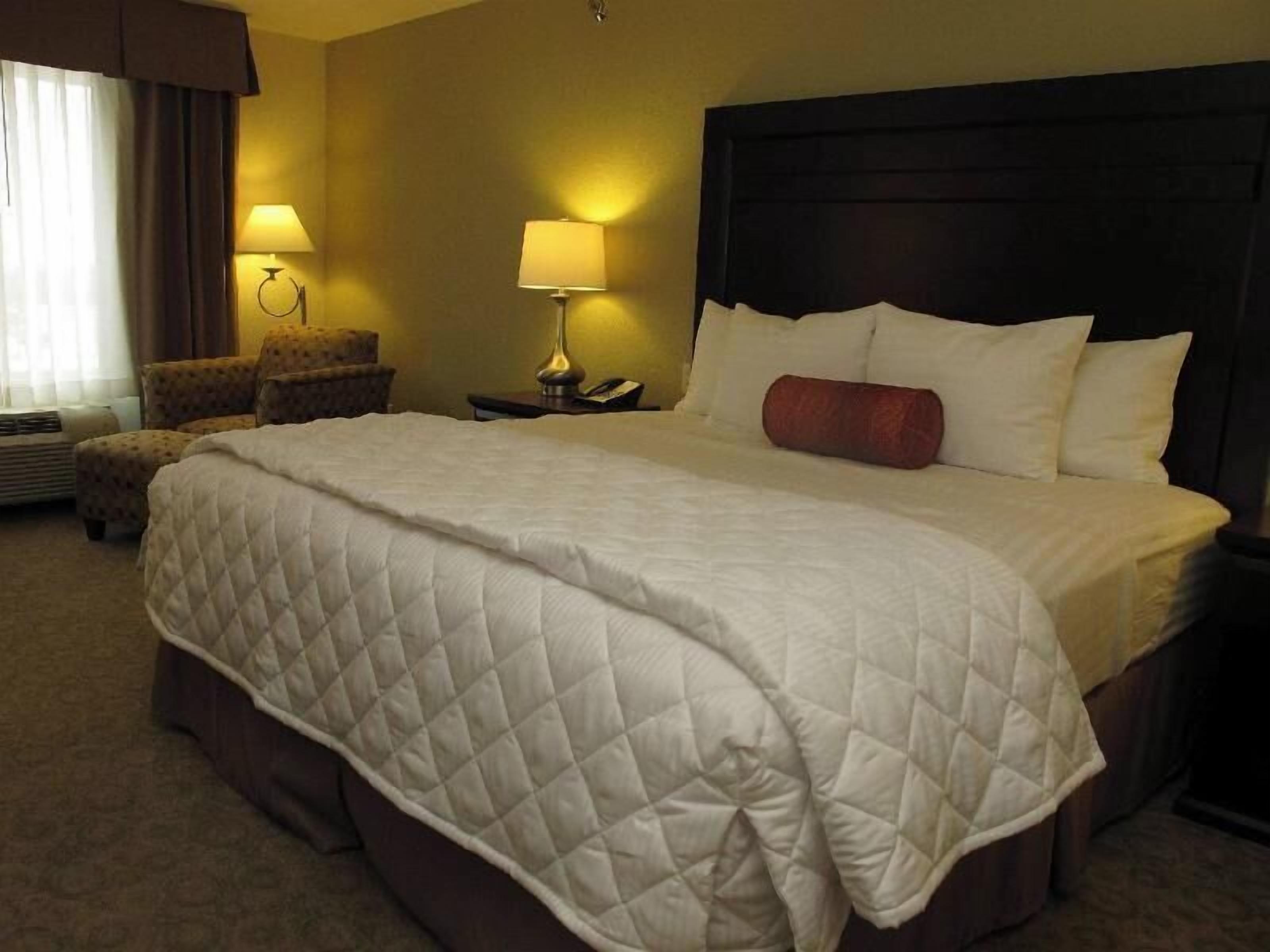 Literie de qualité, lit avec matelas à plateau-coussin