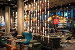 Bar (on property) - Motel One Berlin-Spittelmarkt (Berlin)