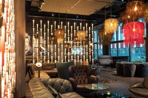Bar (on property) - Motel One Berlin - Spittelmarkt (Berlin)
