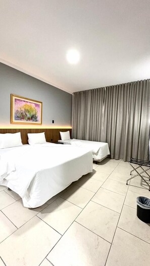 Suite Junior | Minibar, caja de seguridad en la habitación, wifi gratis y ropa de cama 