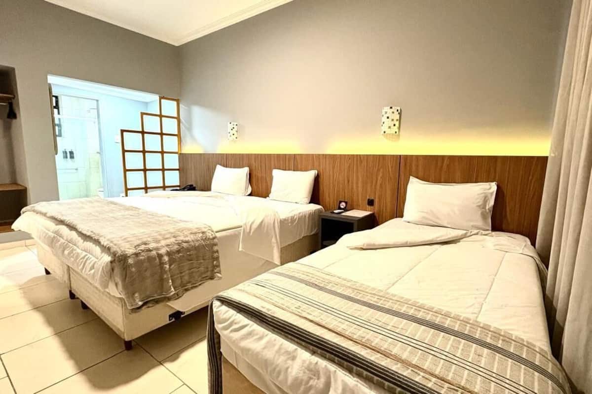 Minibar, coffres-forts dans les chambres, Wi-Fi gratuit, draps fournis