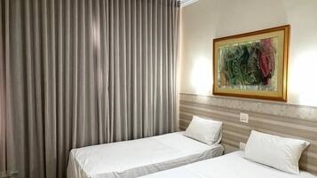 Habitación superior con 2 camas individuales | 1 dormitorio, minibar, caja fuerte y wifi gratis