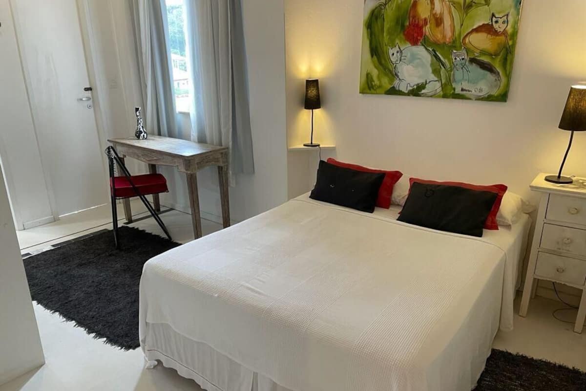 Minibar, in-room safe, blackout curtains, free WiFi