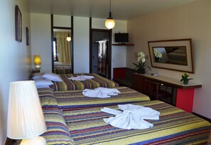 Standard Room, 1 Double Bed, Partial Sea View | Minibar, in-room safe, soundproofing, free WiFi - Baia Cabrália Hotel (Santa Cruz Cabralia)