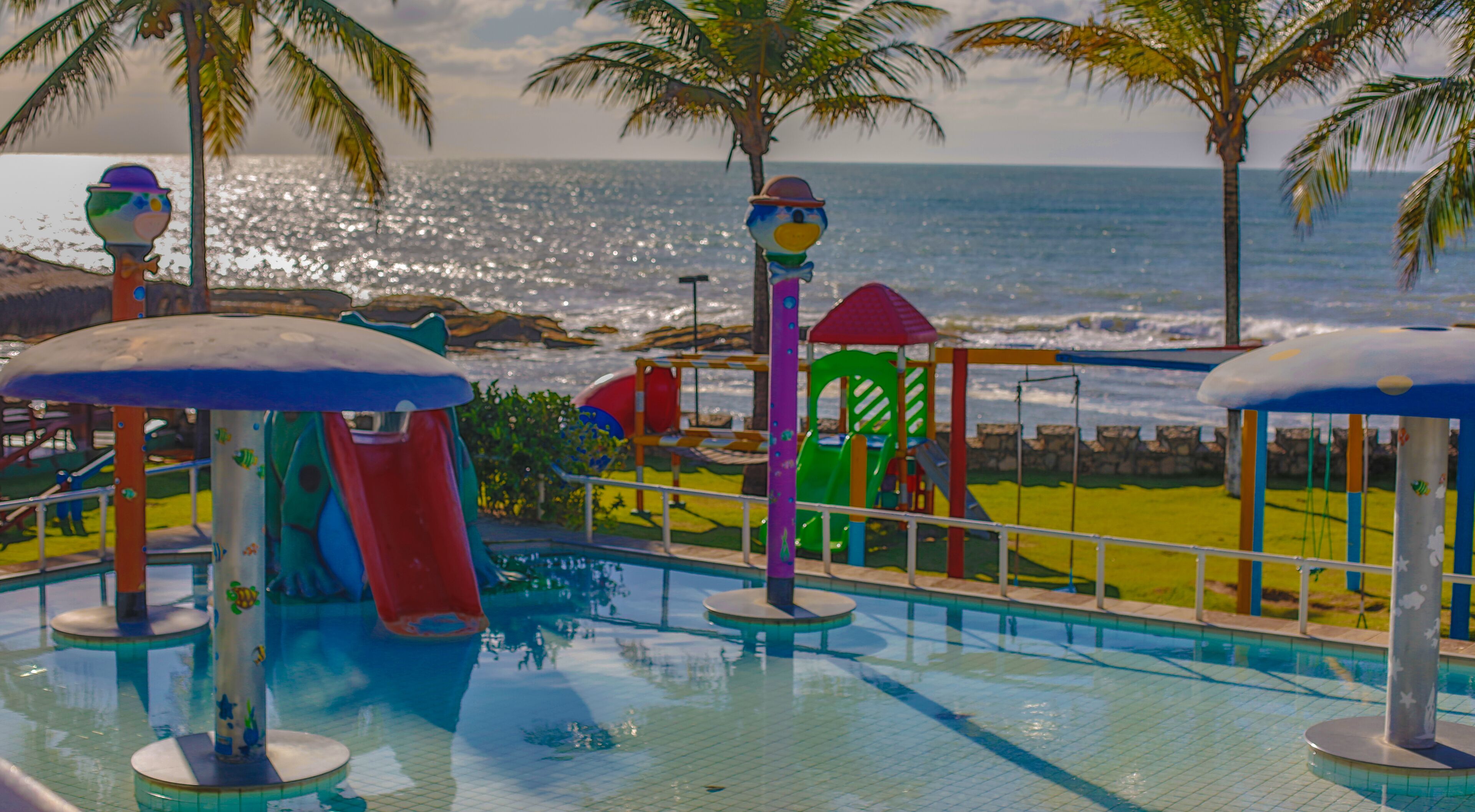 3 outdoor pools, pool umbrellas, pool loungers