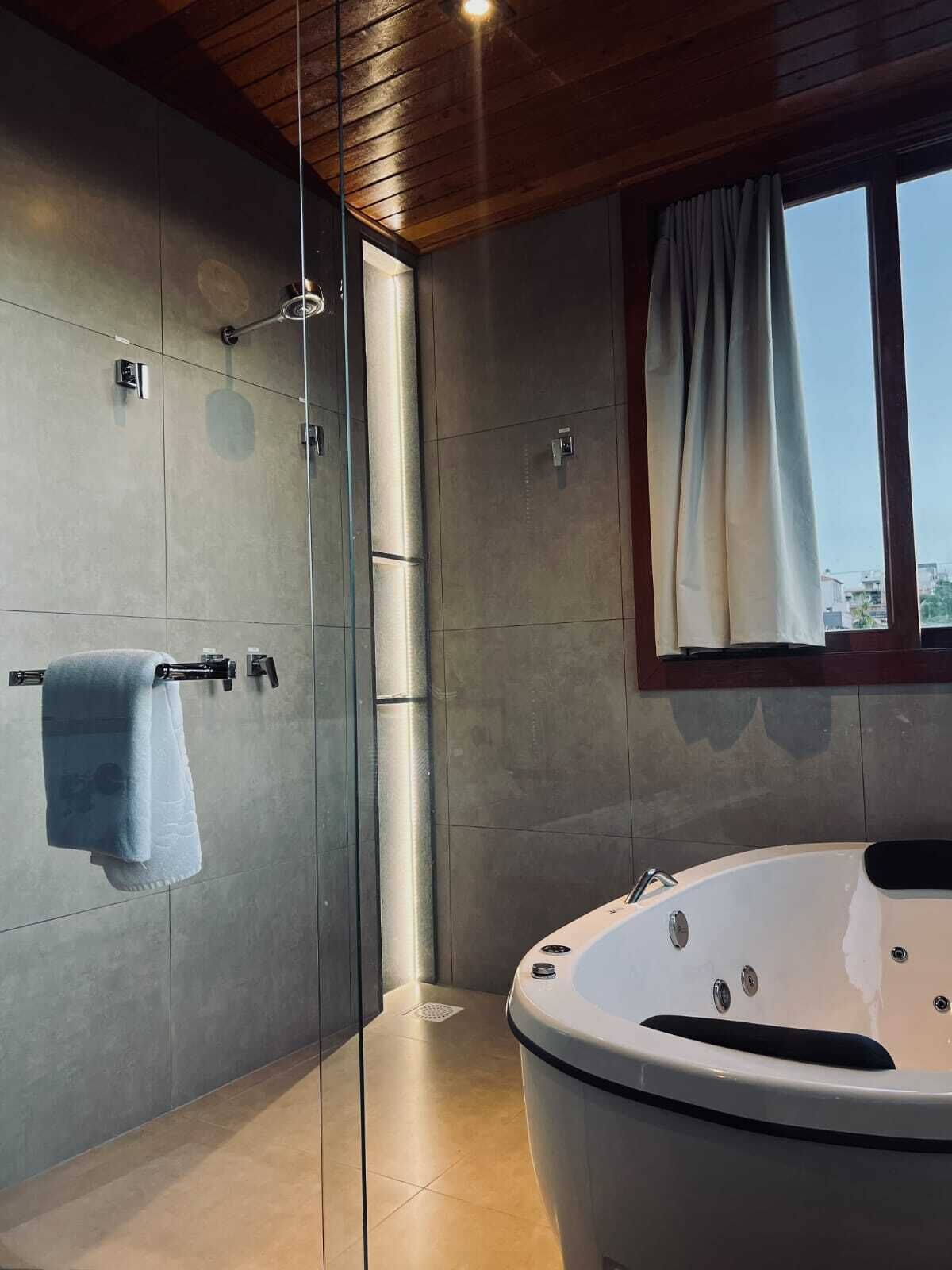 Free toiletries, towels